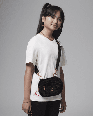 非常に高い品質 NIKE公式】ジョーダン ジュニア フェイクファー カメラ バッグ バッグ
